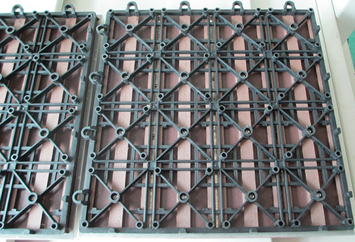 地板拧螺丝案例